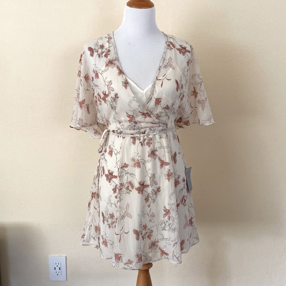 NWT Lulus All Along Beige Floral Print Faux Wrap Mini Dress Size XS